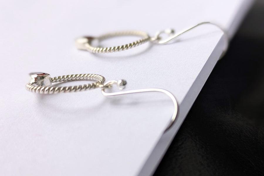 Silberohrring Granat zartrund