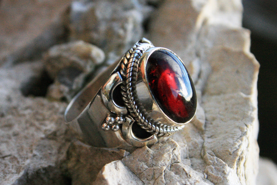 Silberring Madame Granat