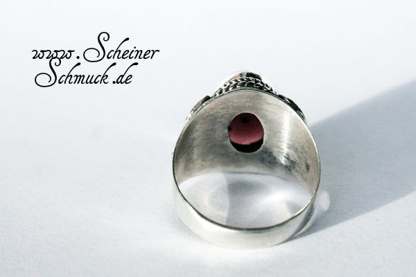 Silberring Madame Granat