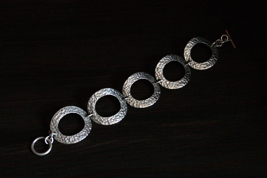 Silberarmband gehämmert