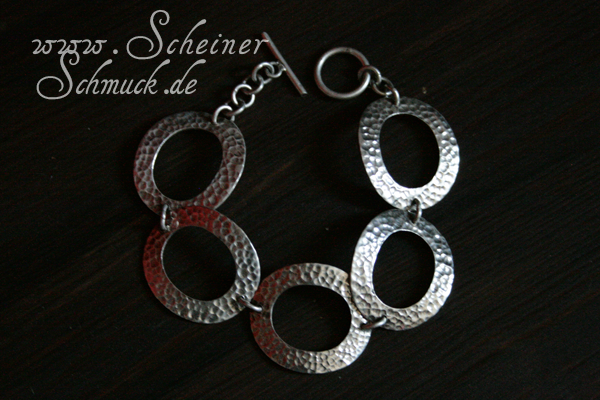 Silberarmband gehämmert