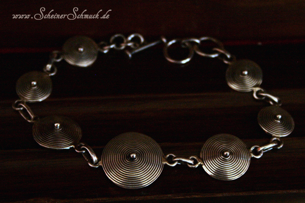 Silberarmband Spirale Nepal