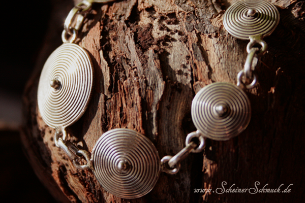 Silberarmband Spirale Nepal