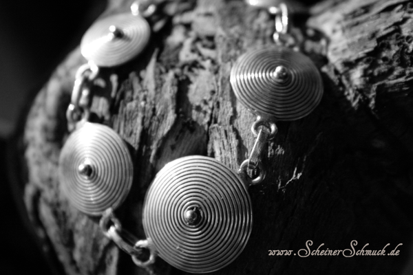 Silberarmband Spirale Nepal